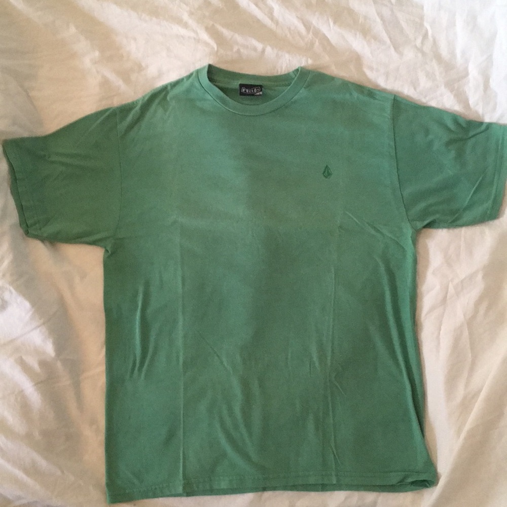 Large Volcom short sleeve